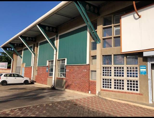 3,040M² WAREHOUSE TO LET IN MAHOGANY RIDGE